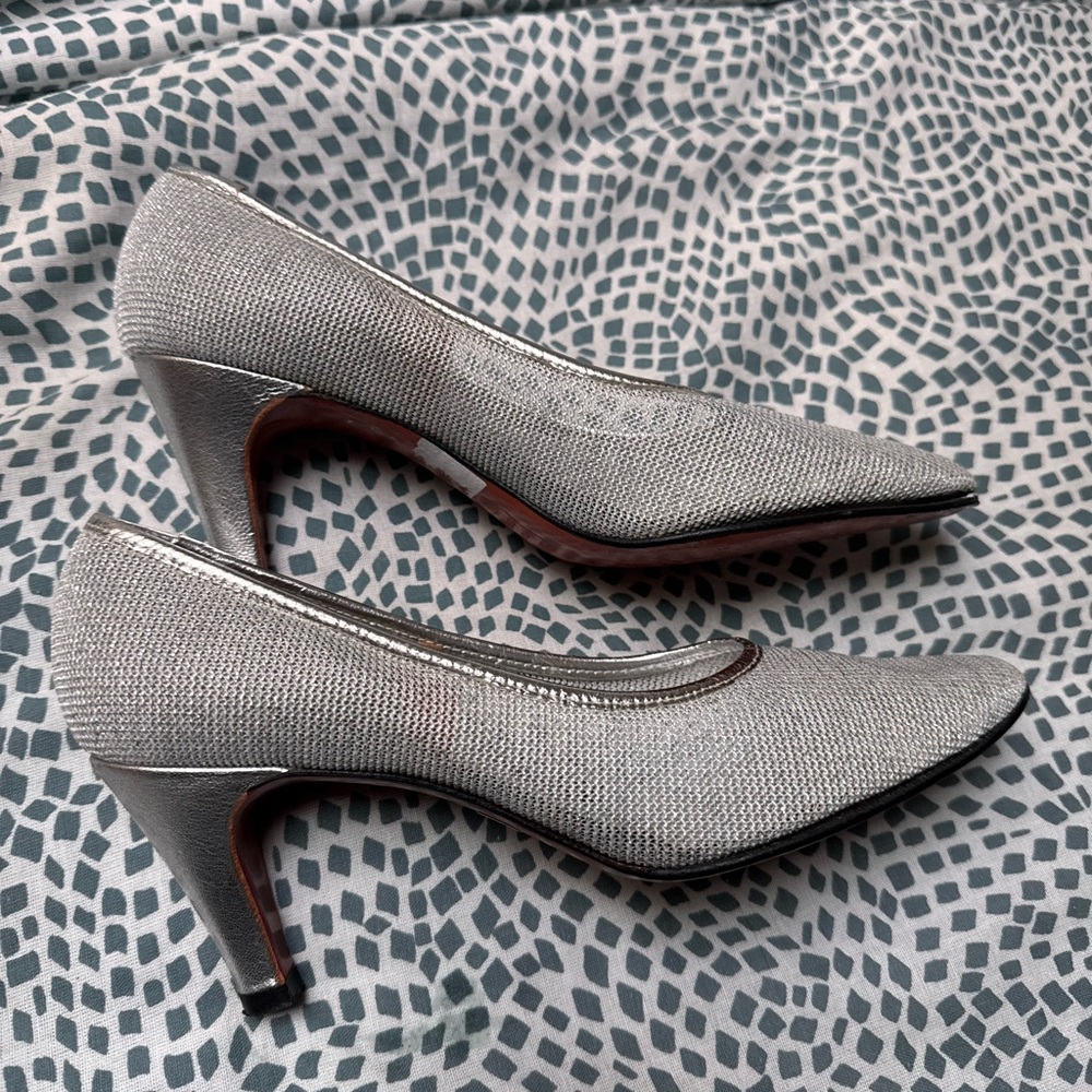 Gorgeous sparkly lame’ vintage 60s shoes